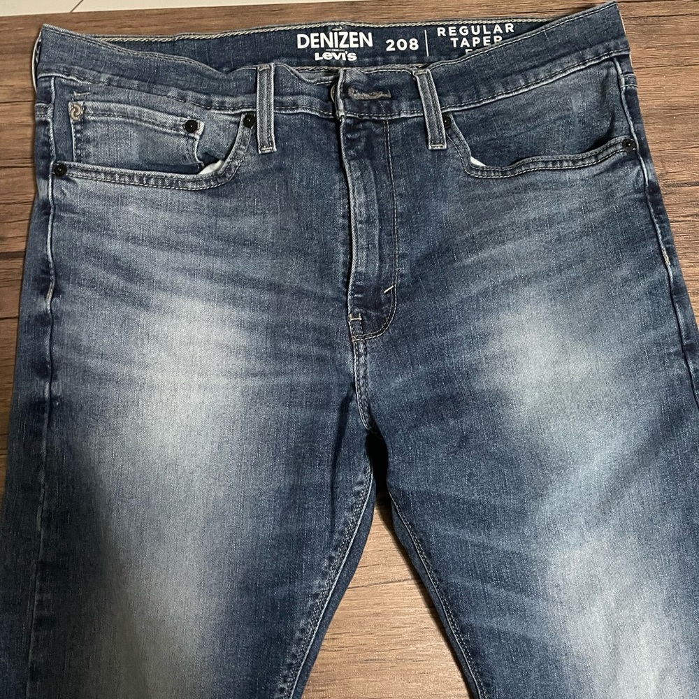 Denizen Levi’s 208 Jeans